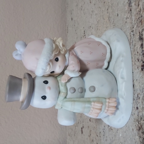 NEW- Precious Moments Figurine- "Snow Man Like My Man." 587877. - Picture 2 of 5